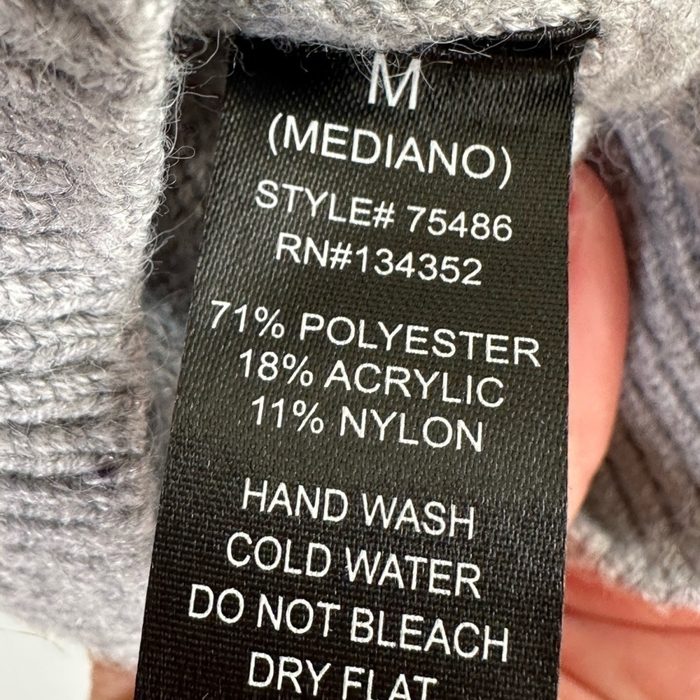 Cozy and Soft V-Neck Cable Knit Cropped Light Grey Sweater Sz M - Picture 8 of 8